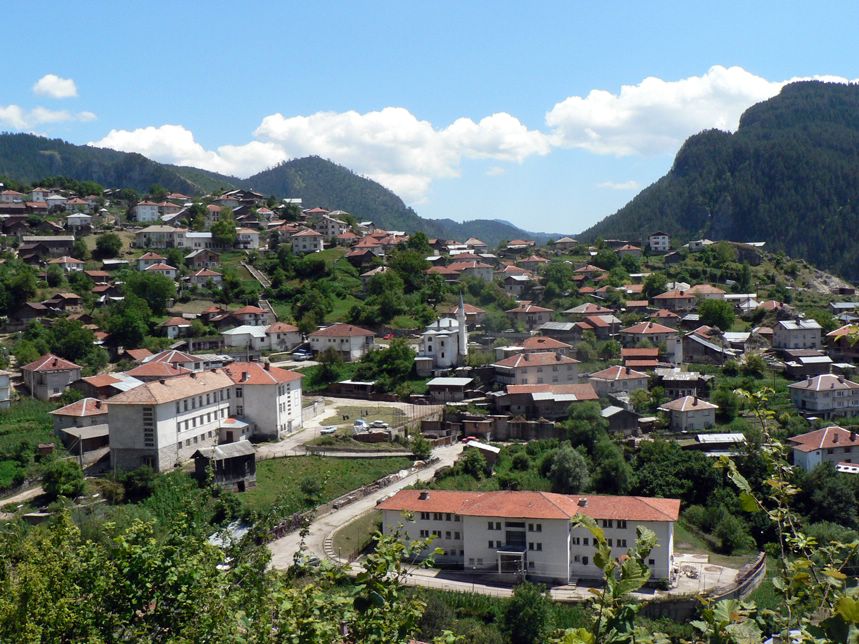 град Девин в Родопите, България