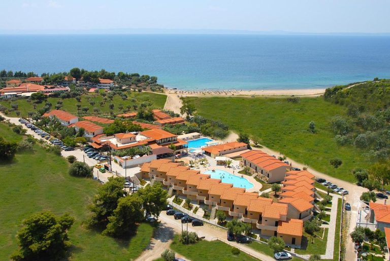 Village Mare 4* отвисоко