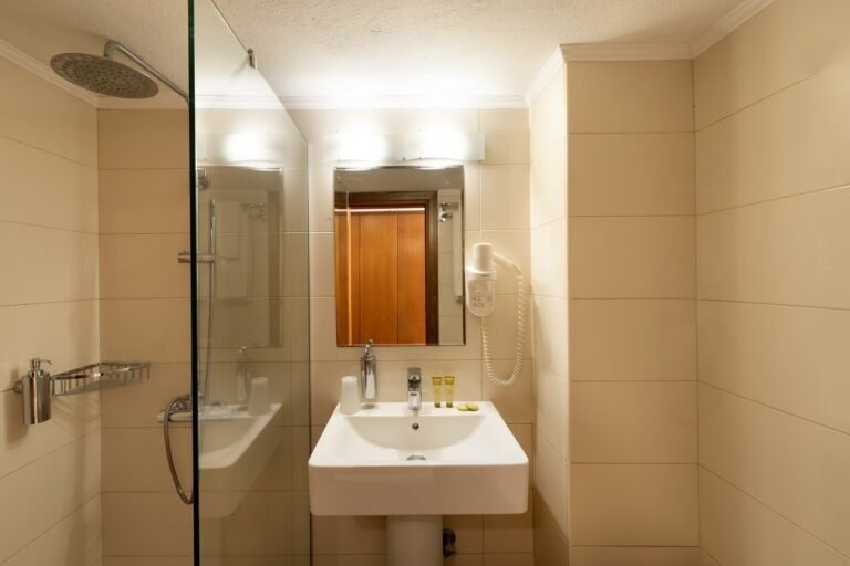 mitsis-chalkidiki-atg-gardenview-bathroom-9035
