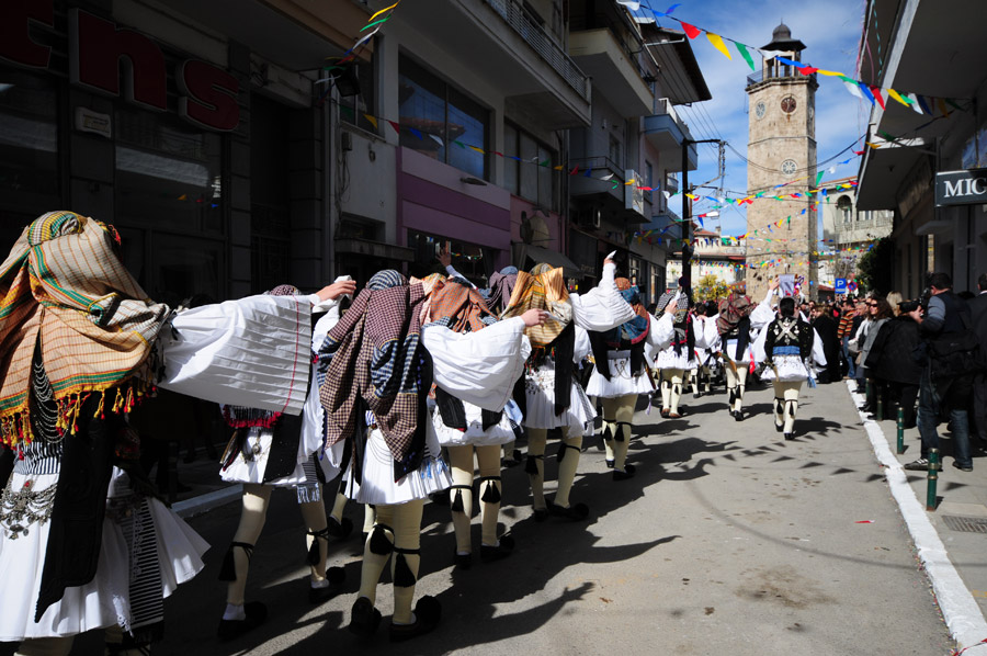Шествие по време на Карнавала в Науса, Гърция