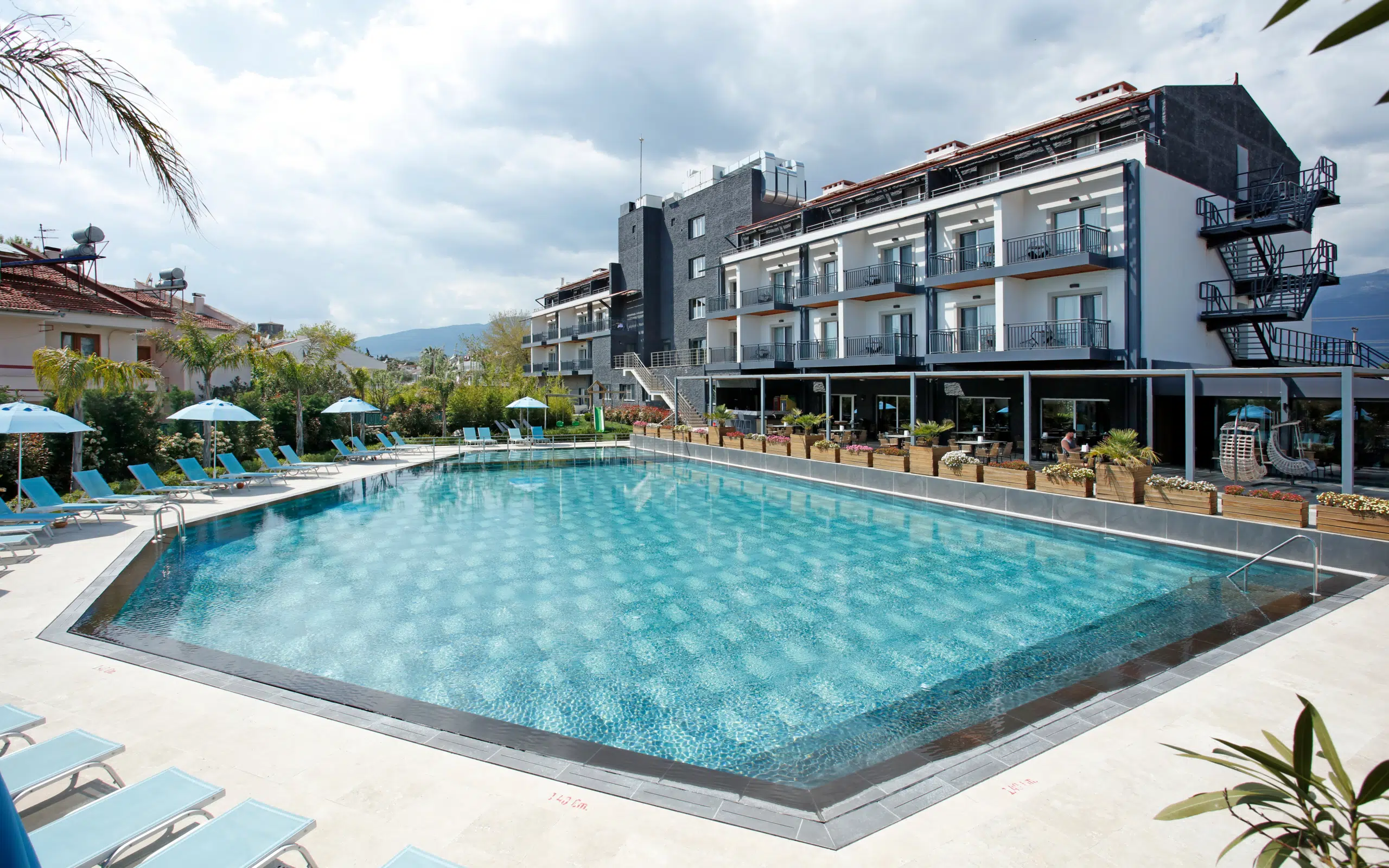 Басейнът на хотел Allia Thermal Health & Spa 4* в Гюре, Турция