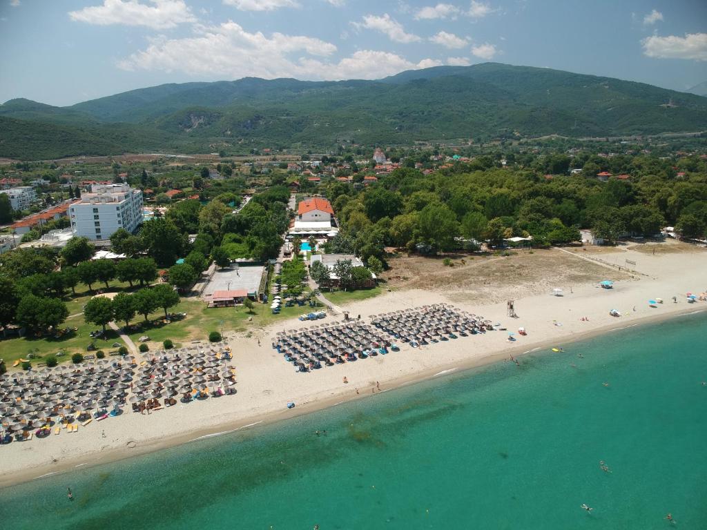Sun Beach Hotel Platamonas в Гърция, сниман от далече