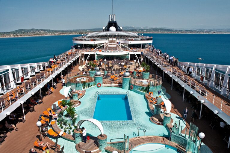 Magnifica-Ship-Top-Deck